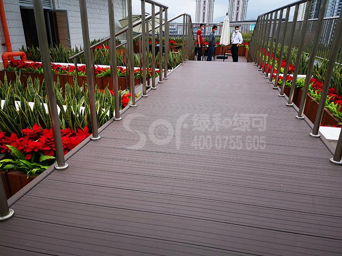 深圳塑木地板